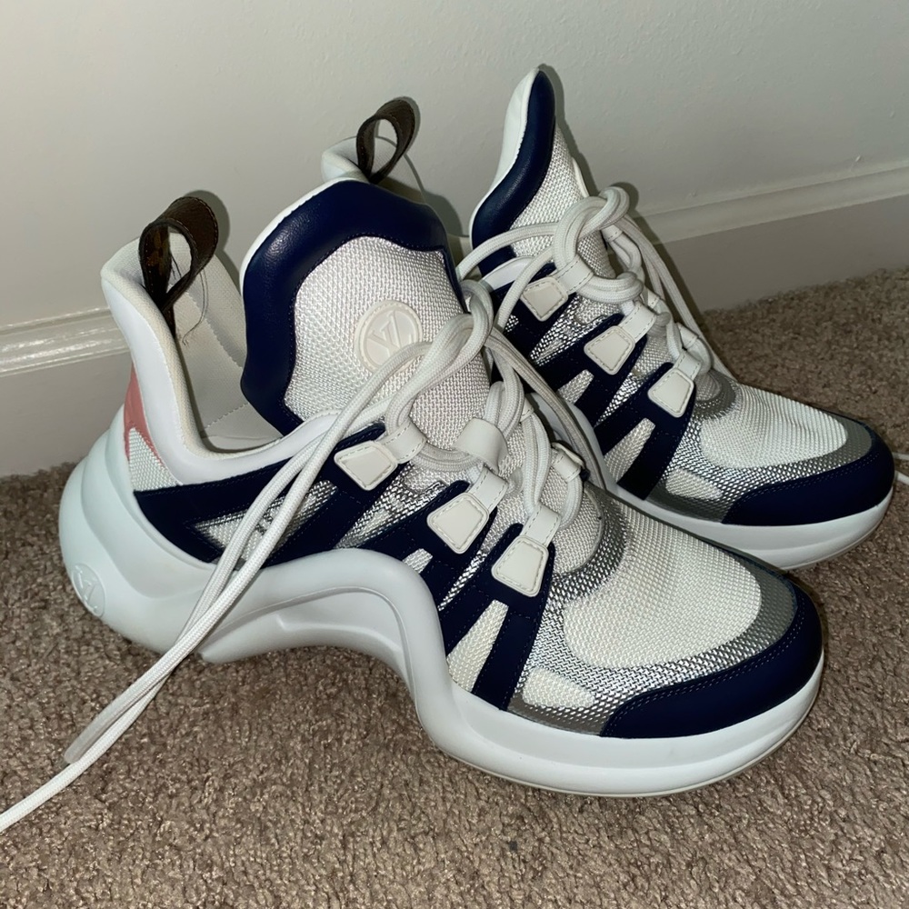 Louis Vuitton NEVER BEEN WORN sneakers